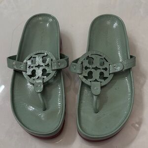 Tory Burch Patent Logo Thong Sandals in Mint